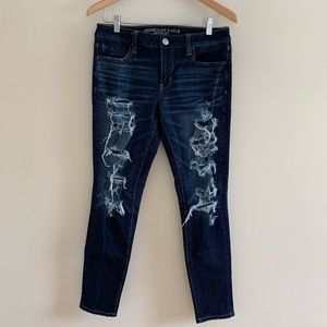 AMERICAN EAGLE DISTRESSED JEANS
